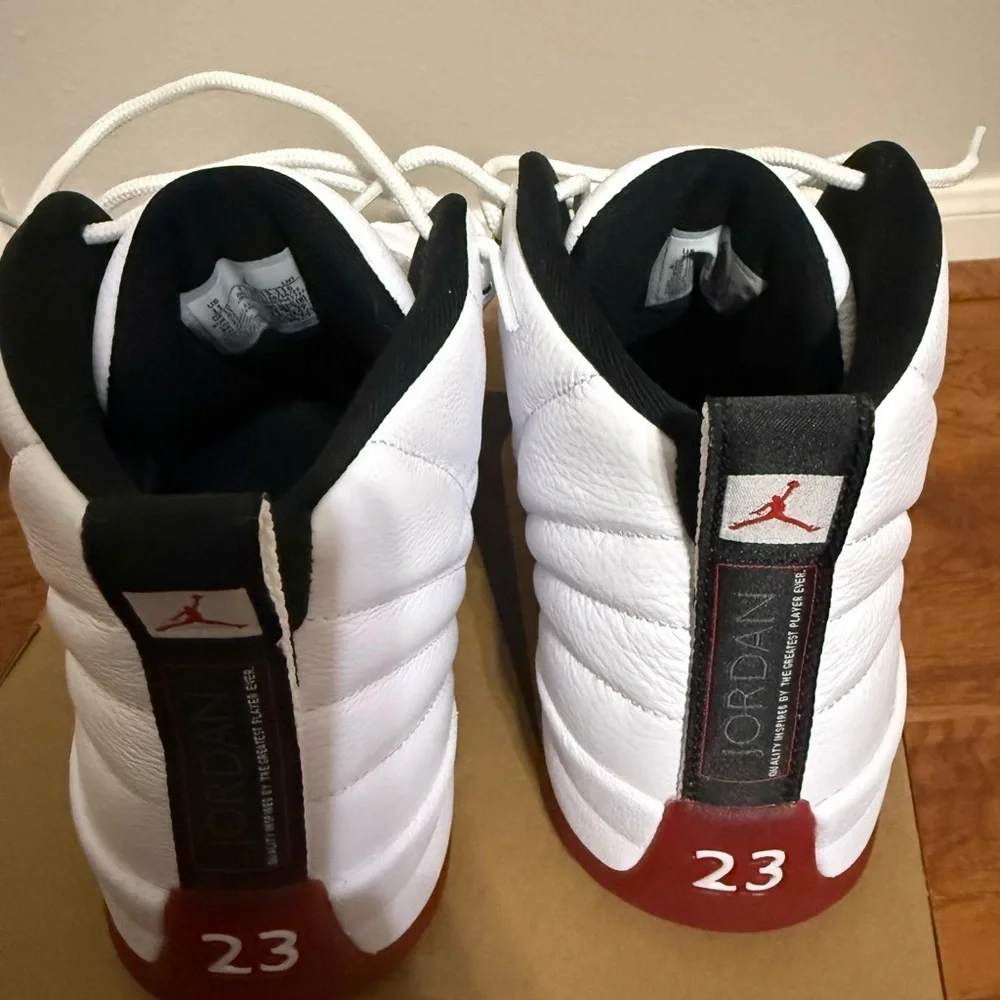 Air Jordan Cherry CT8013-116 Like New With Box - Size 11